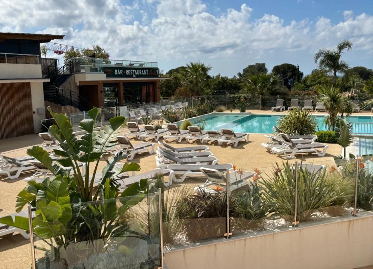 Bungalow De Luxe, New, Top-Of-The-Range Amenities, Air Conditioning, Jacuzzi And Sea View Saint-Raphaël